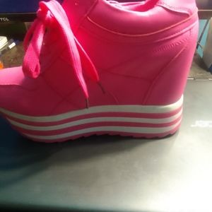 Platform pink shoes
